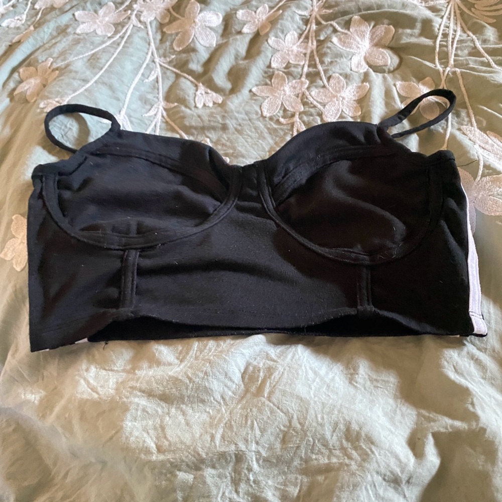 sporty crop top